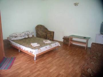 Фото номера Стандартный трехместный номер Гостиница Guest House Uskut г. Приветное 2